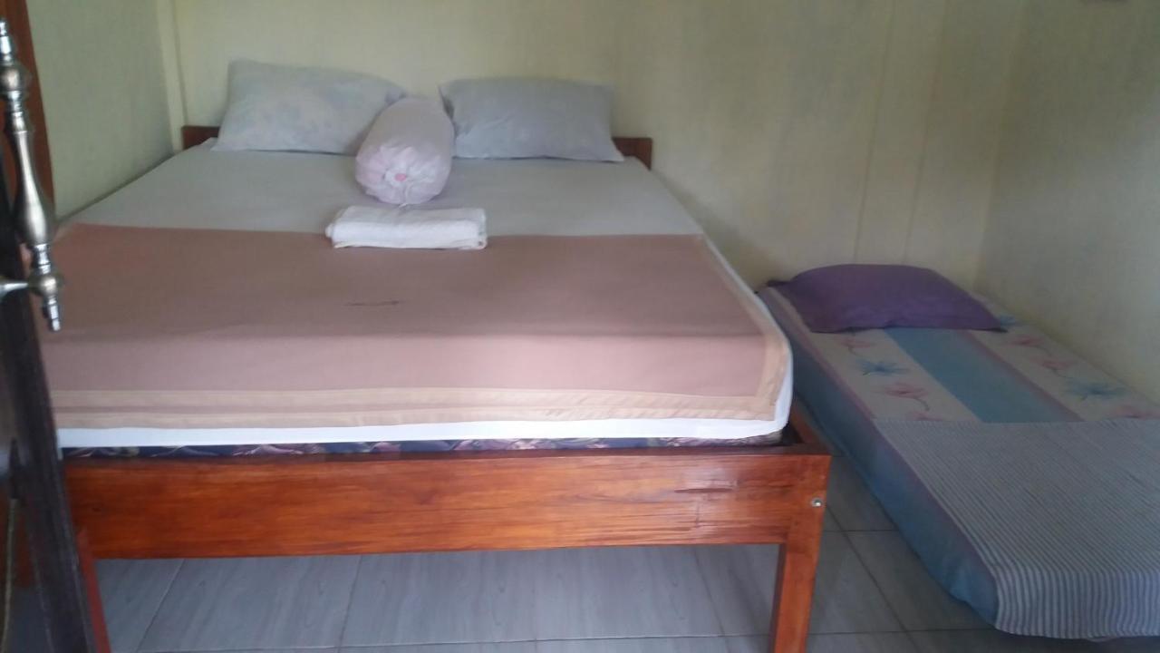 פראיה Pedek Homestay מראה חיצוני תמונה