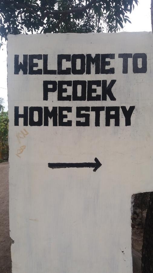 פראיה Pedek Homestay מראה חיצוני תמונה